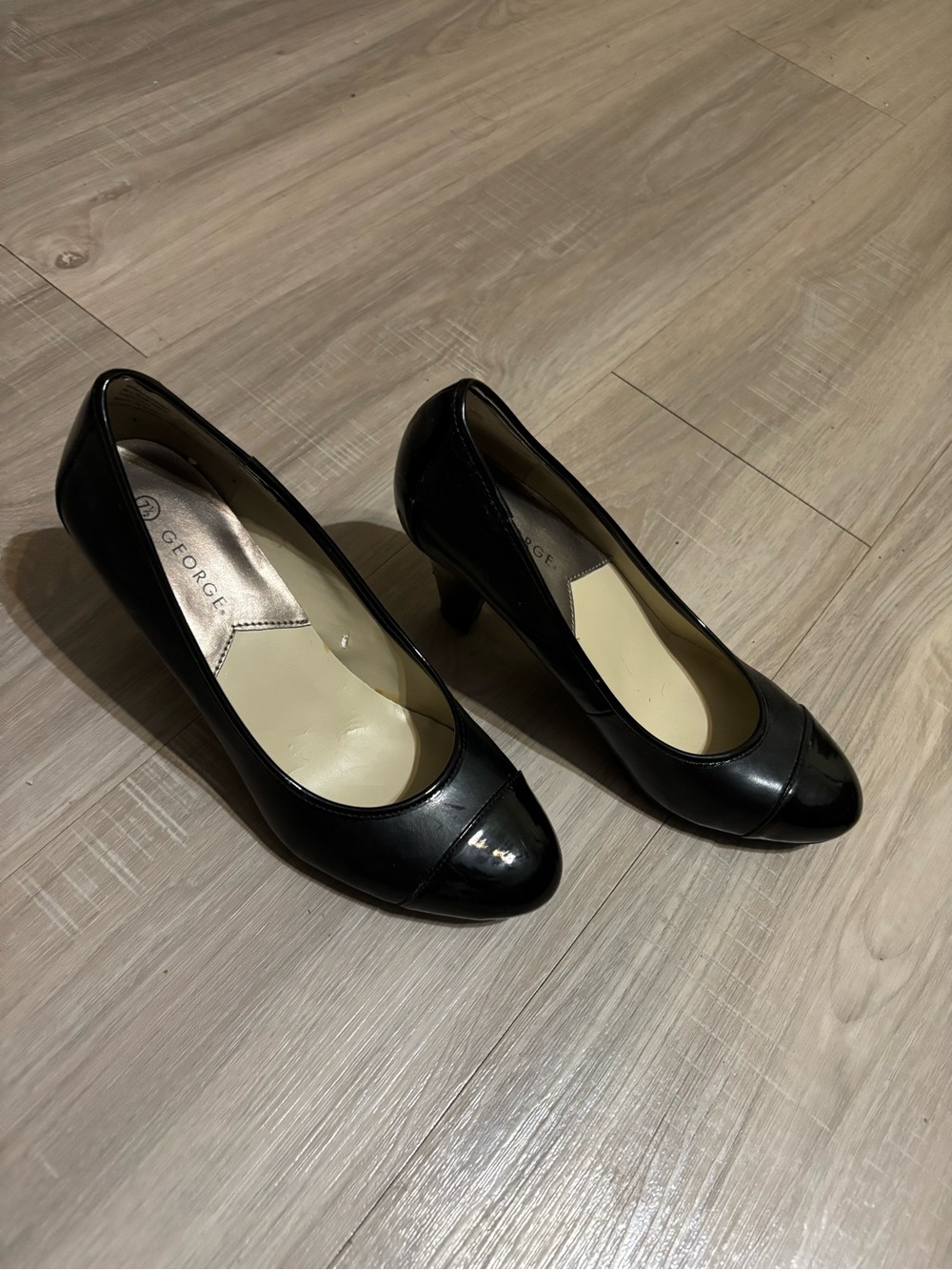 George Black Patent Cap-Toe Women's Heels size 7.5